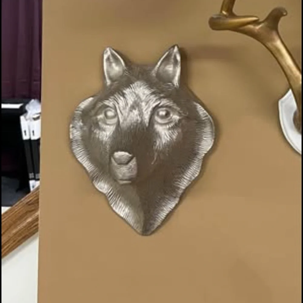 Silver Wolf Head Wall Decor - Picture 1 of 2